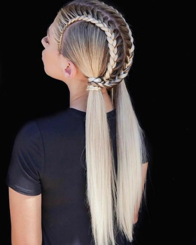 Необычное плетение волос