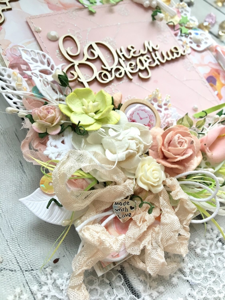 С днем рождения открытка в пастельных тонах