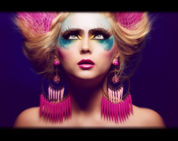 Креативная девушка