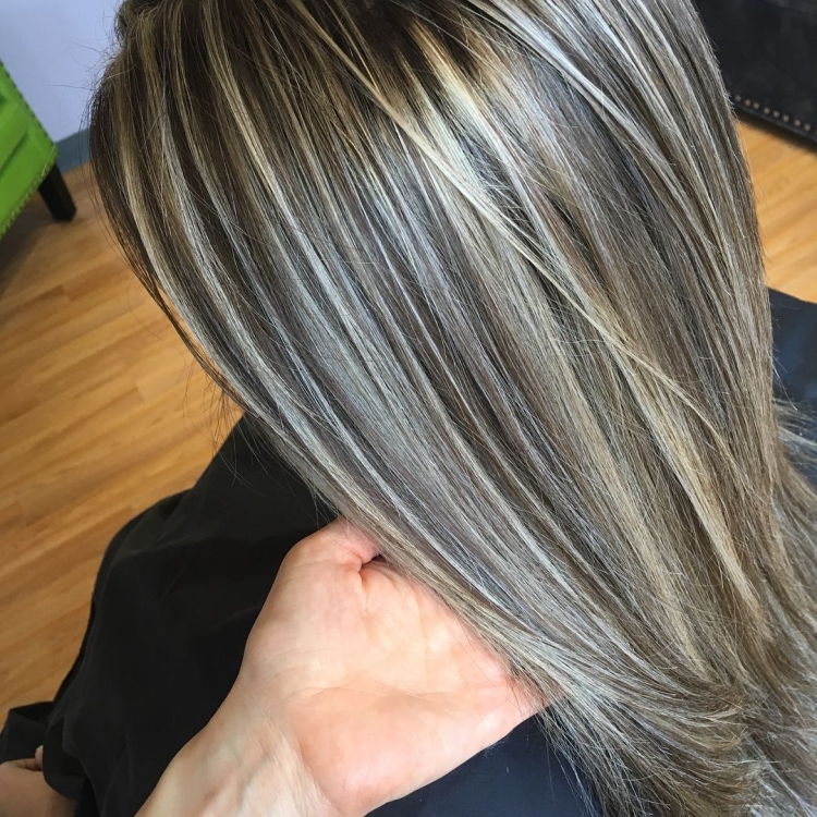 Частое мелирование на темные волосы