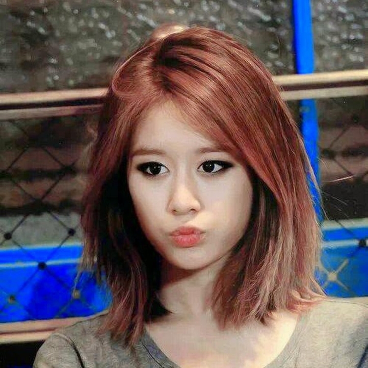 Модные корейские стрижки на средние волосы без челки