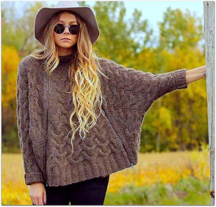 Вязаная кофта пончо