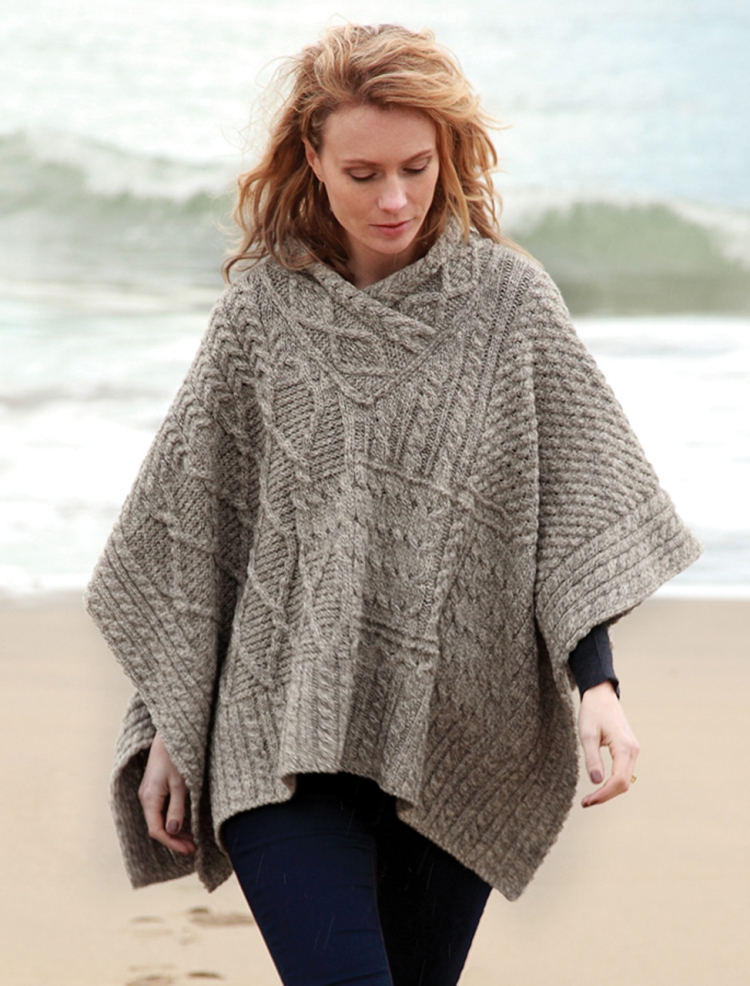 Пончо женское вязаное