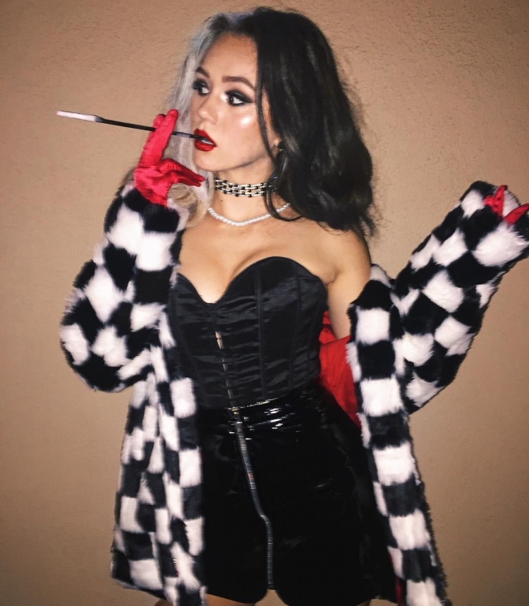 Круэлла Эстелла костюмы