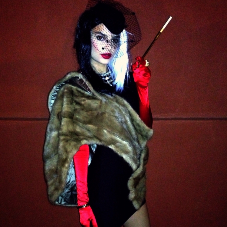 Круэлла костюм на Хэллоуин