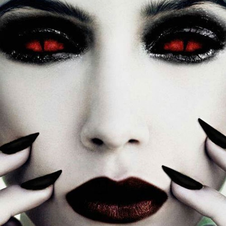 Ведьма с черными глазами