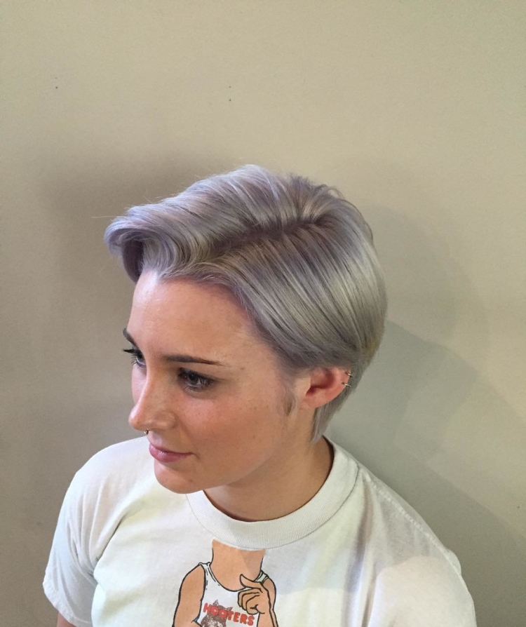 Пепельный цвет волос короткая стрижка