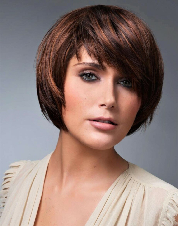 Стрижка каре градуированное каре с чёлкой