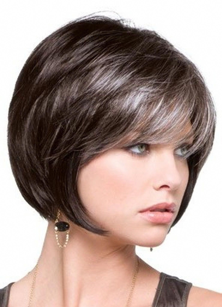 Стрижка каре Bob Kaskad на средние волосы