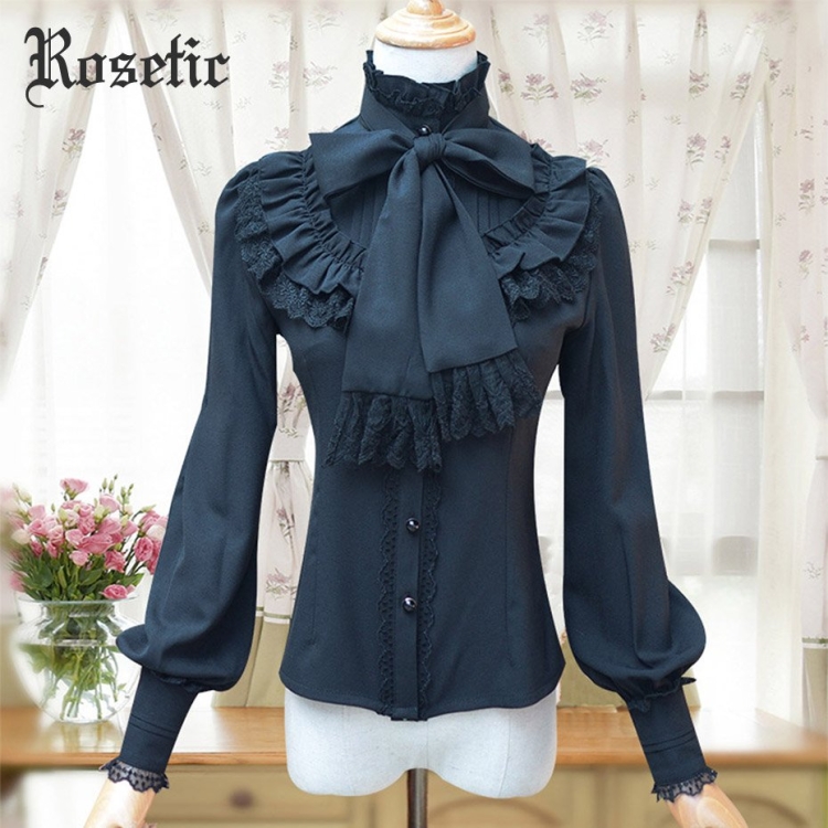 Блузка с воротником жабо