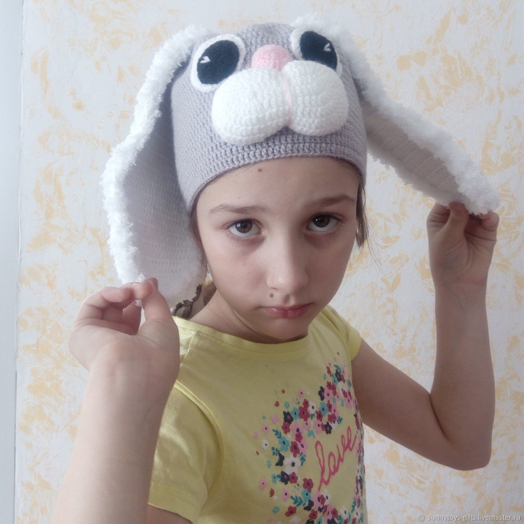 Шапка заяц вязаная
