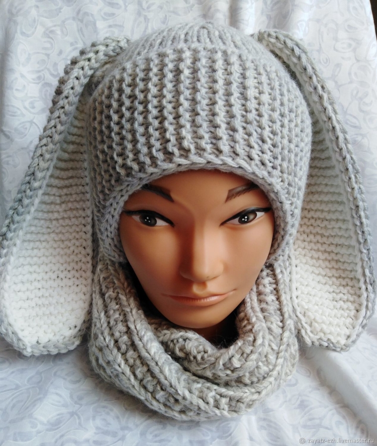 Вязаная шапка с длинными ушами