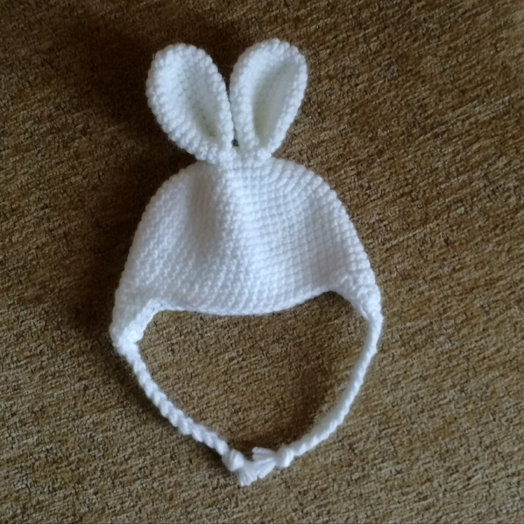 Балаклава с заячьими ушками вязаная крючком