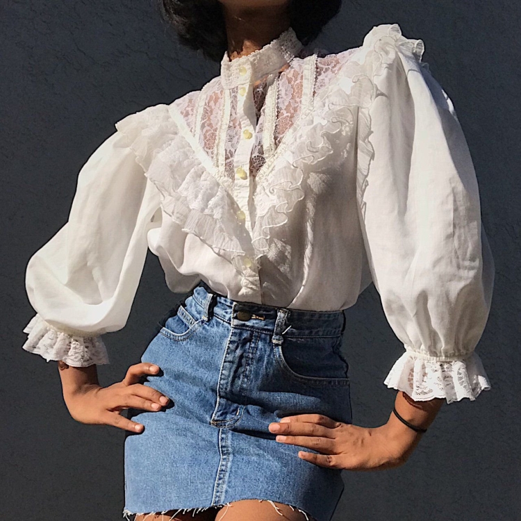 Блузка в винтажном стиле