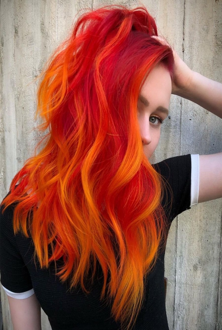 Ярко оранжевые волосы