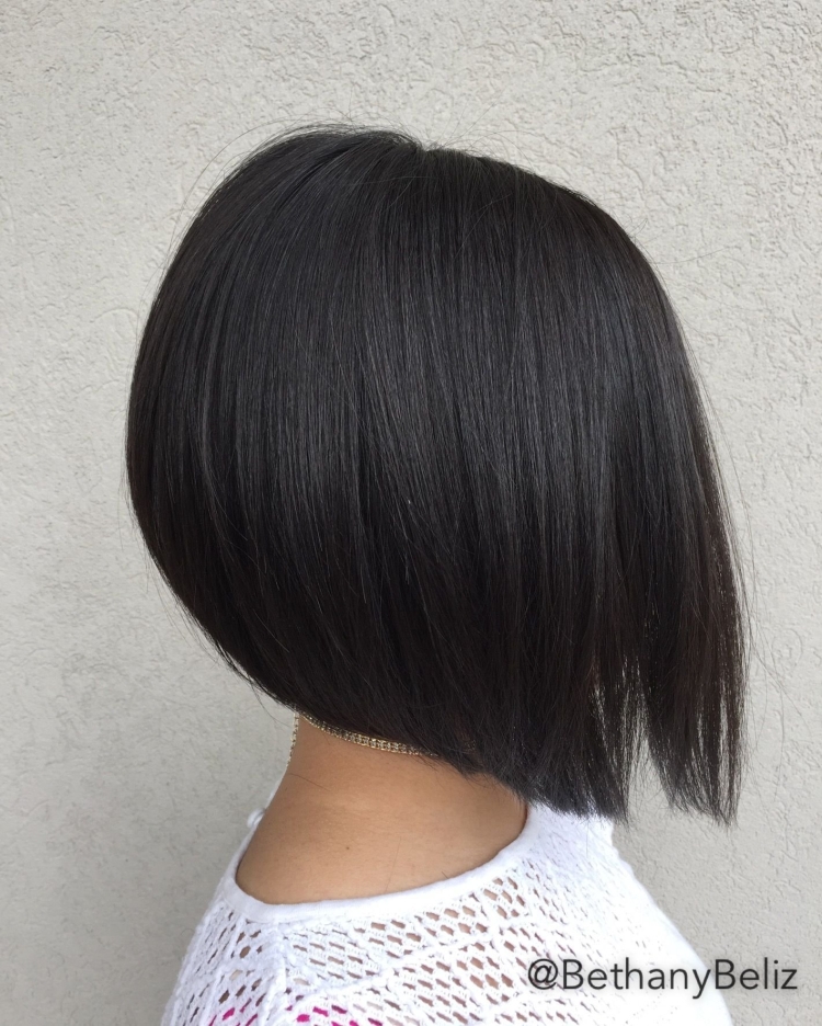 Волосы каре сзади