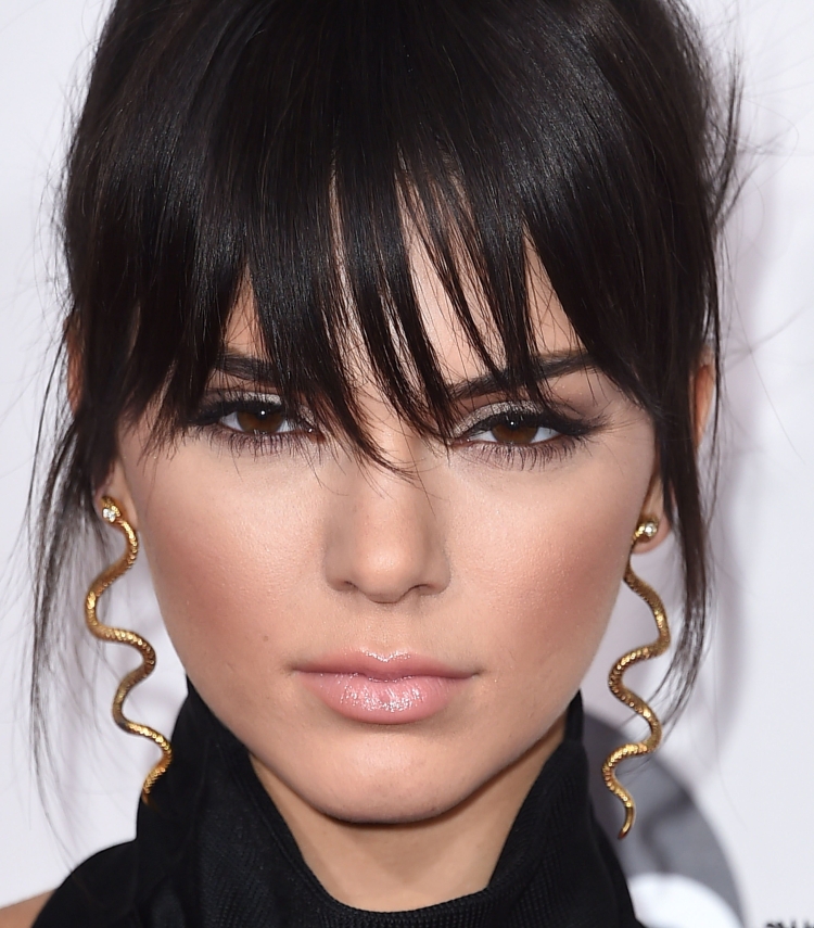 Кендалл Дженнер с челкой