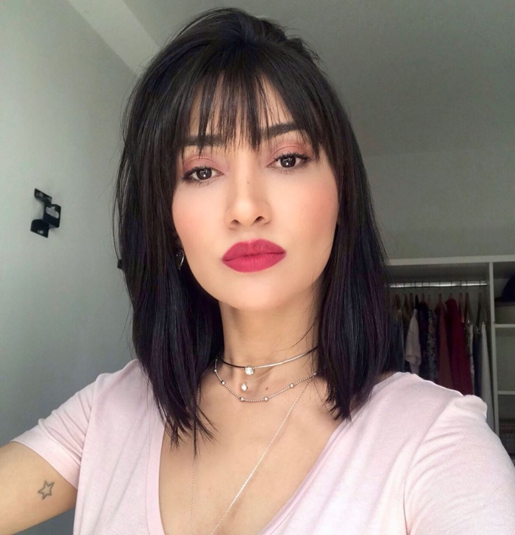 Каре с редкой челкой