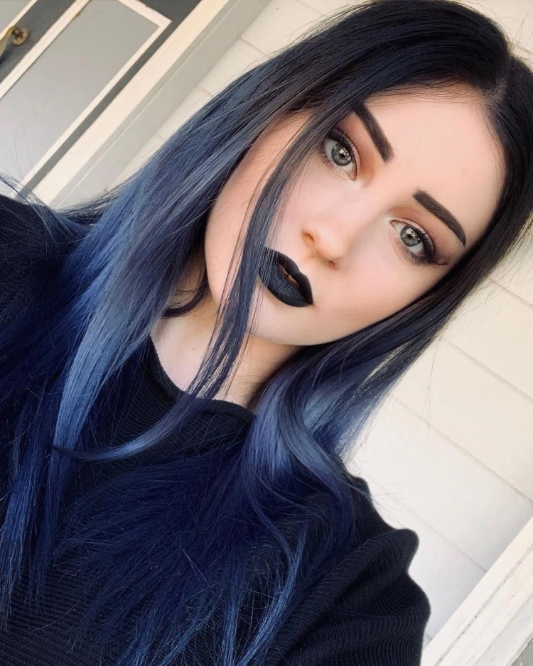 Черно синие волосы