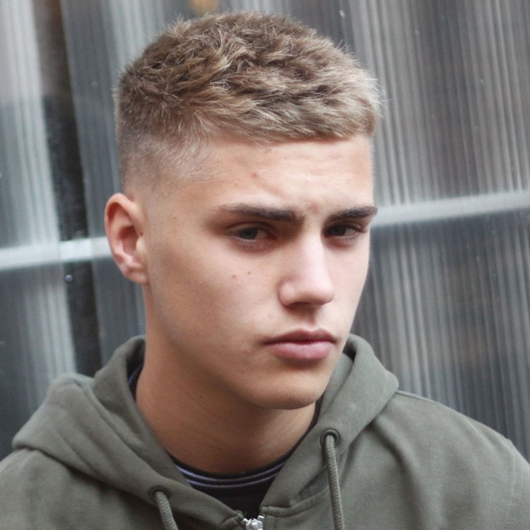 Прическа Цезарь Кропп