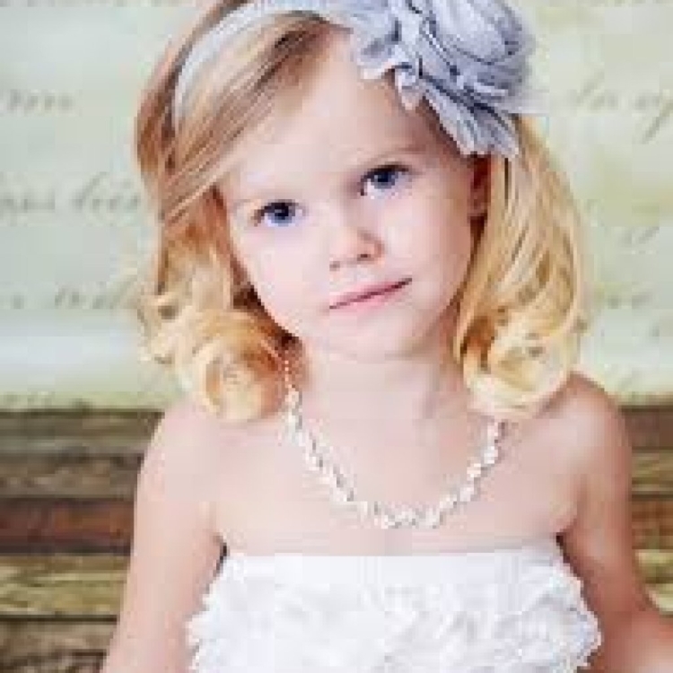 Прическа с ободком для девочки