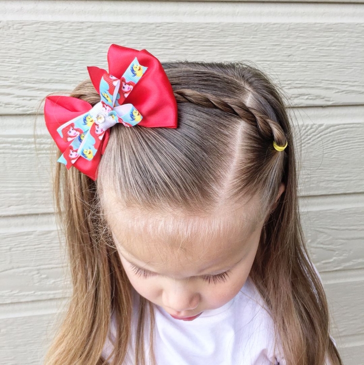 Прическа с бантиками для девочки