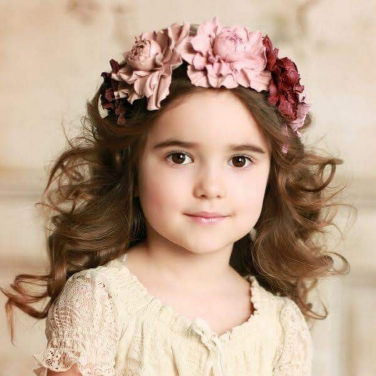 Прическа на выпускной в детский сад с венком