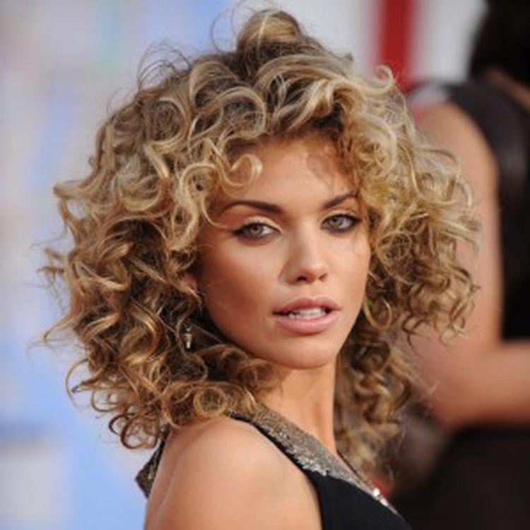 АННАЛИНН МАККОРД стрижка