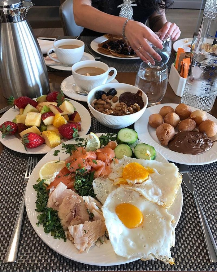 Завтрак на столе