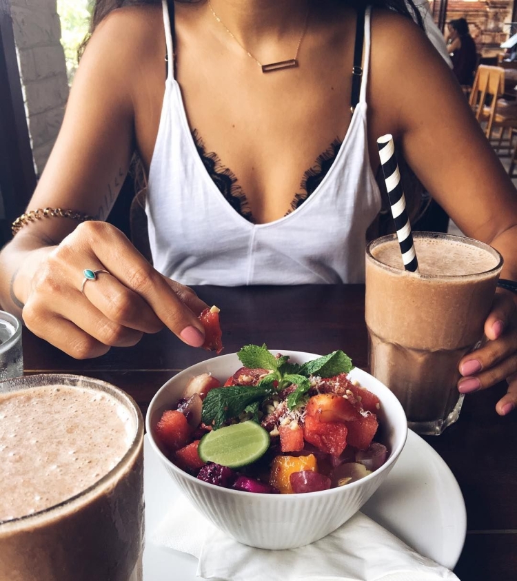 Здоровый завтрак для девушки