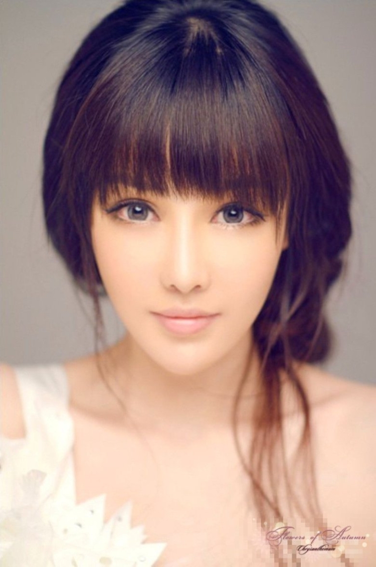 Японская прическа с челкой