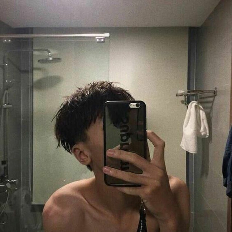 Мальчик в зеркале