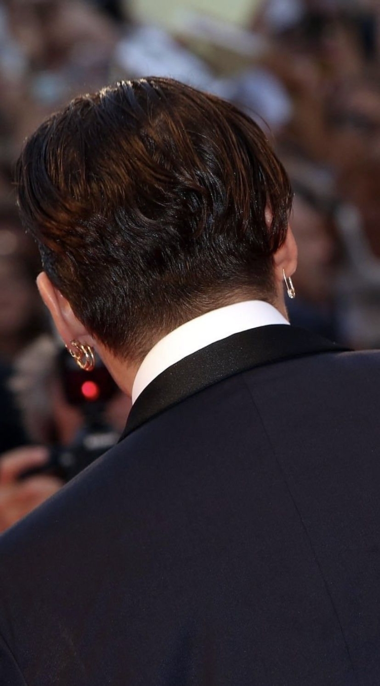 Джонни д прическа