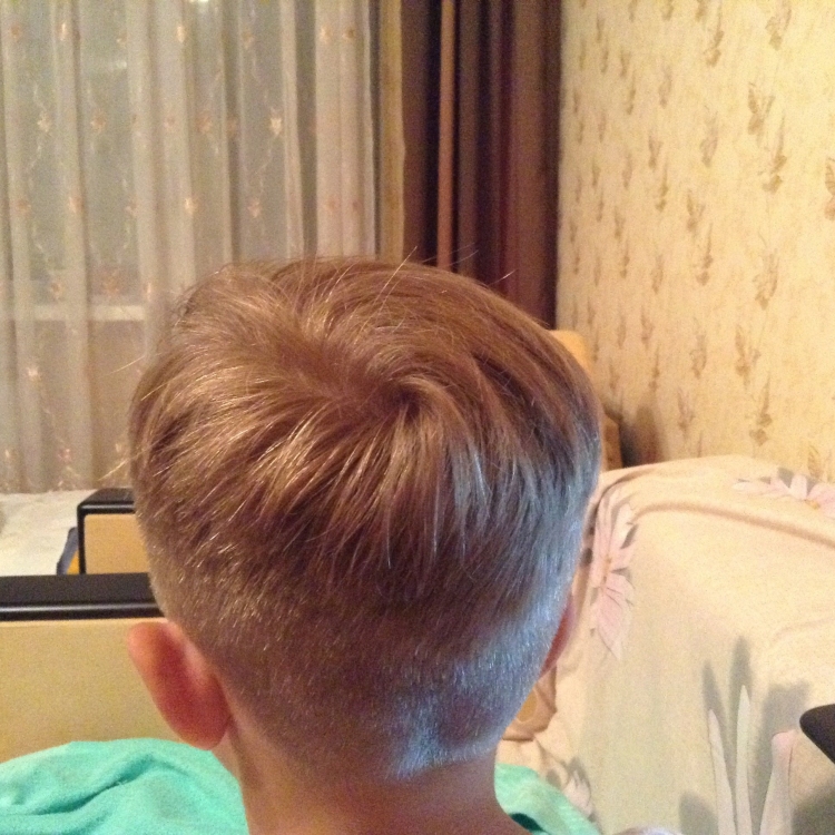 Стрижка для мальчика вид сзади