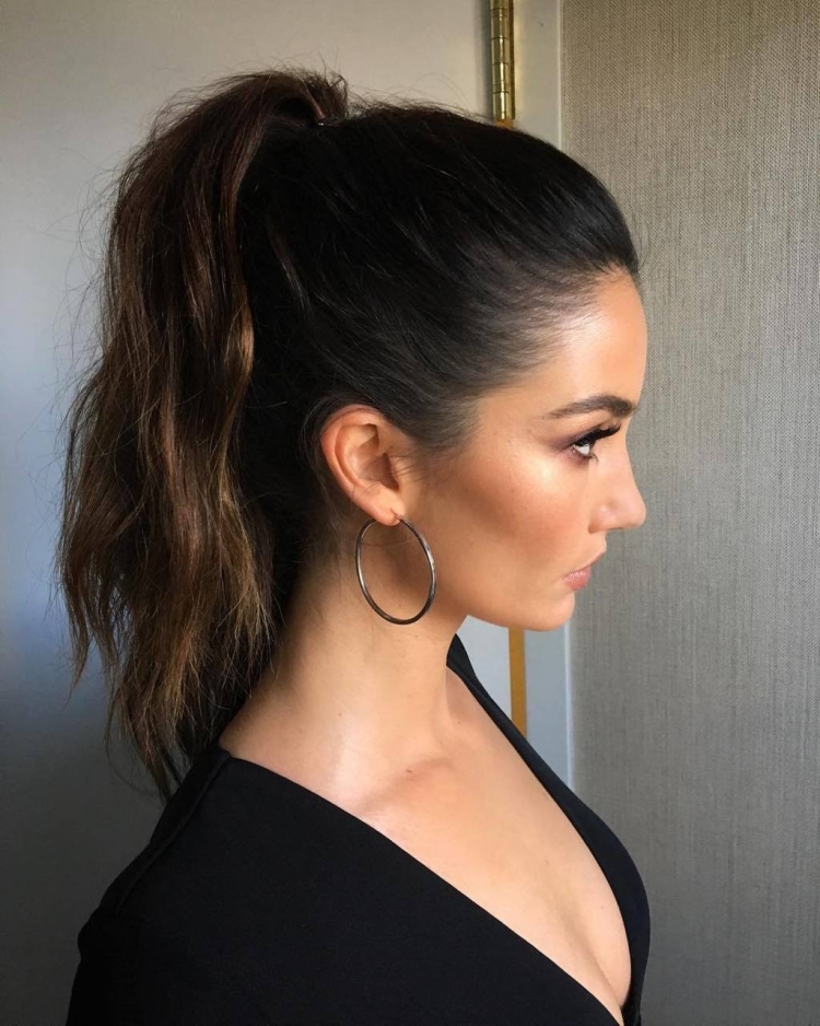 Прическа хвост