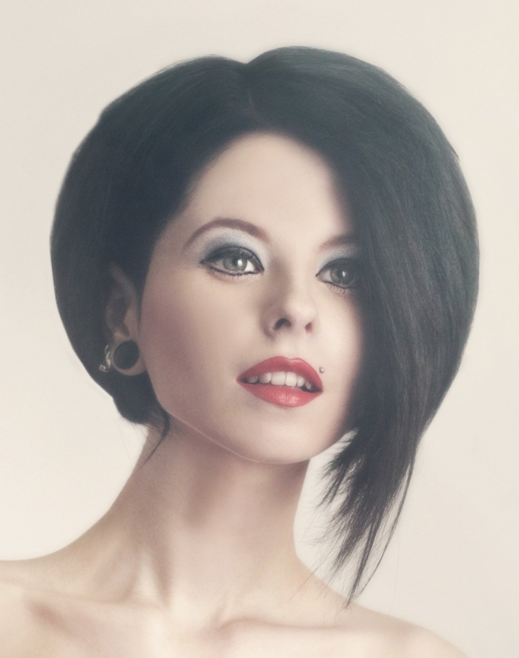 Боб-каре ассиметричное без челки