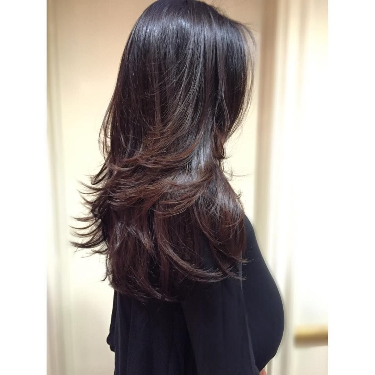 Каскад на длинные черные волосы