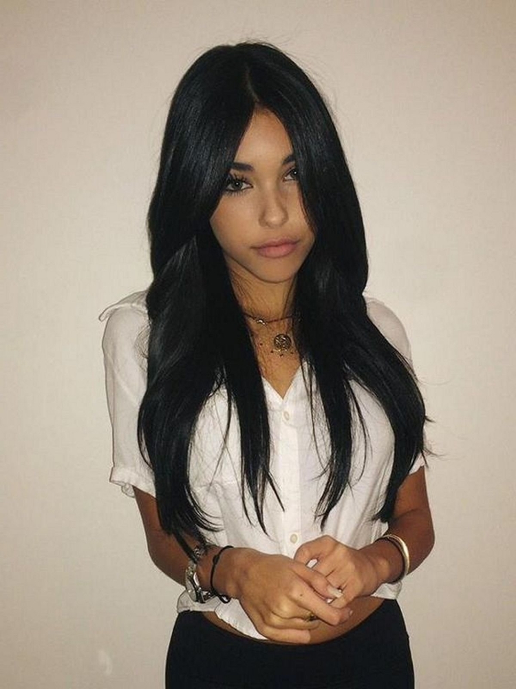 Мэдисон бир с черными волосами