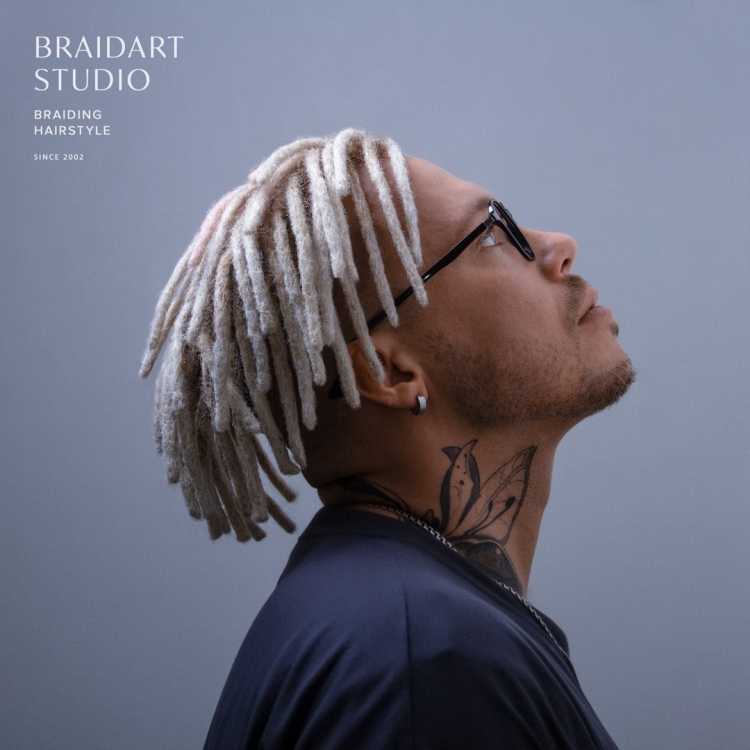 Короткие дреды мужские на белых