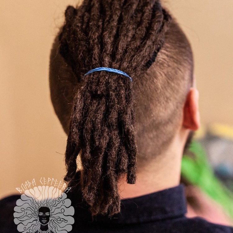 Де дреды в хвосте