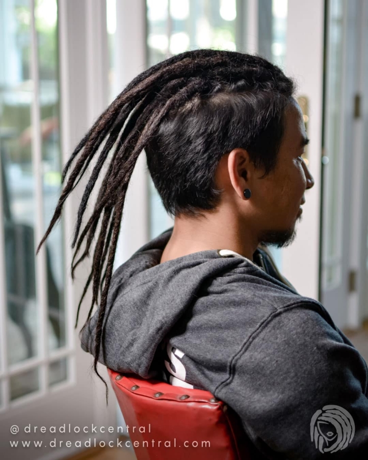 Короткие дреды с хвостиком