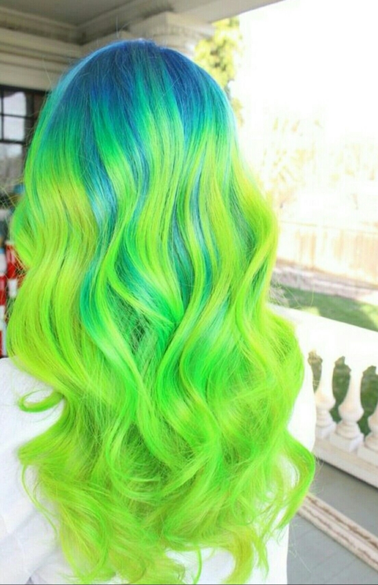 Салатовые волосы