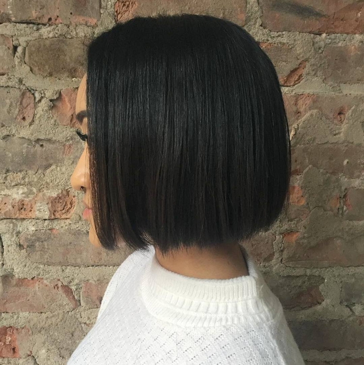 Ровное каре сзади