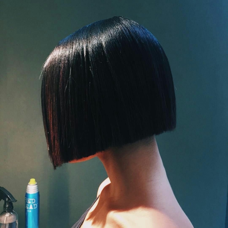 Стрижка Blunt Боб