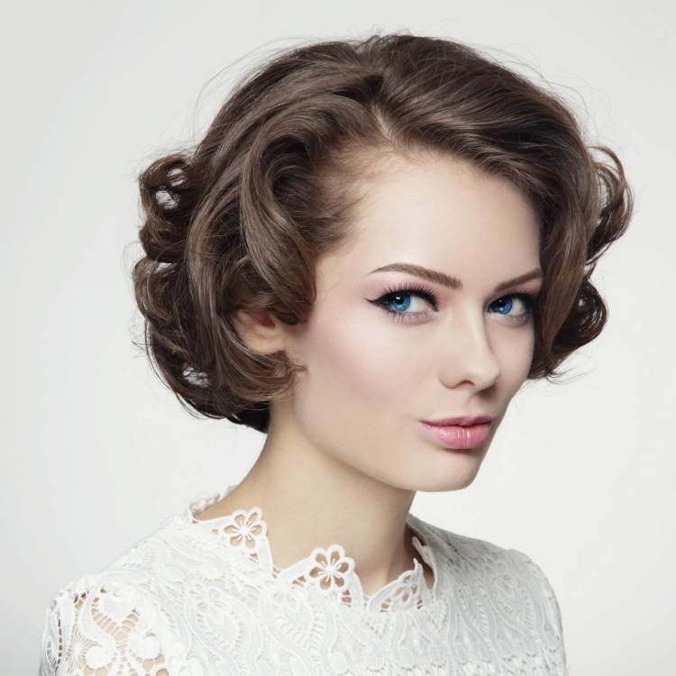 Вечерние прически на короткие волосы