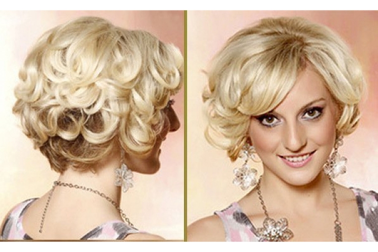 Прическа для каре с челкой для праздника в домашних