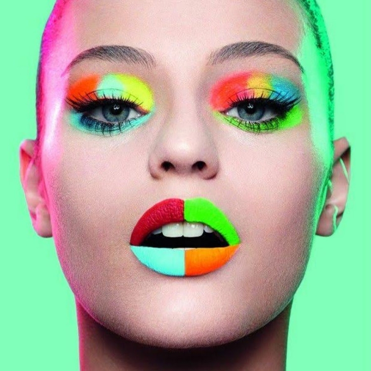 Цветной макияж