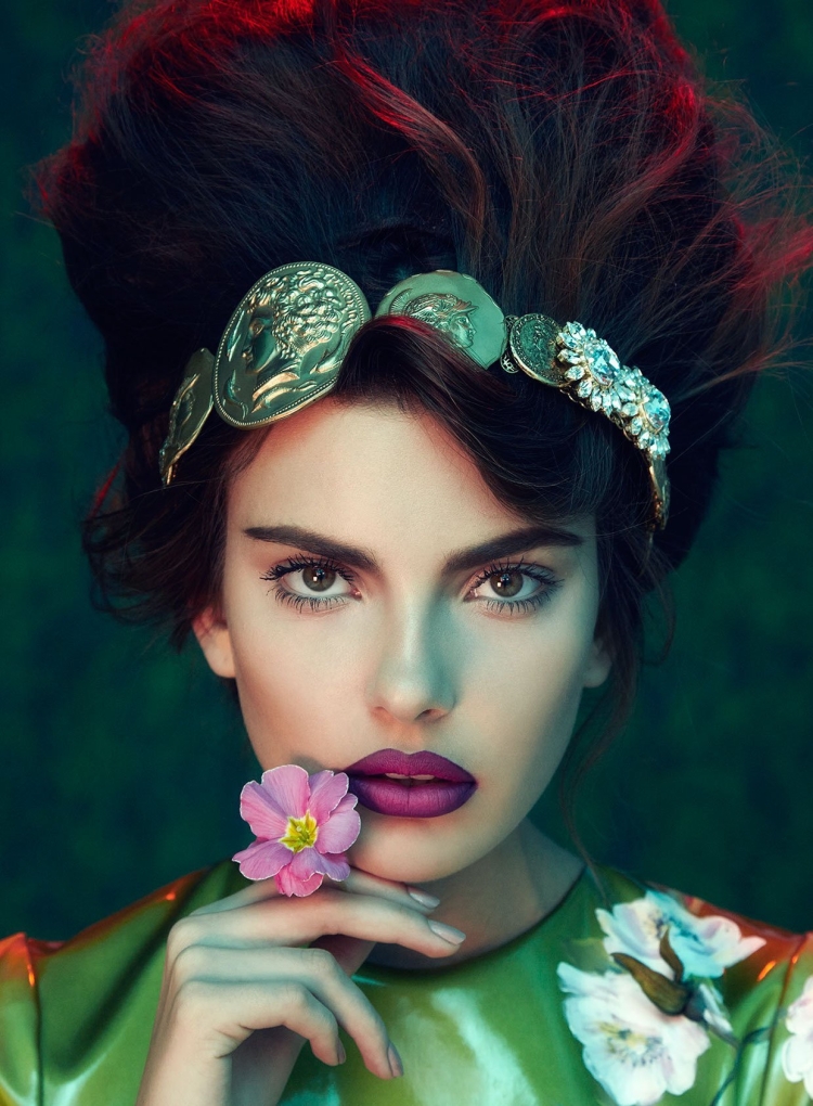 Модели в необычных образах