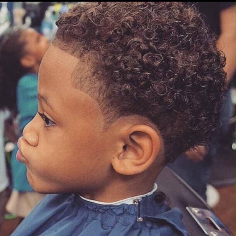 Стрижка мальчика кудрявые волосы ирокез