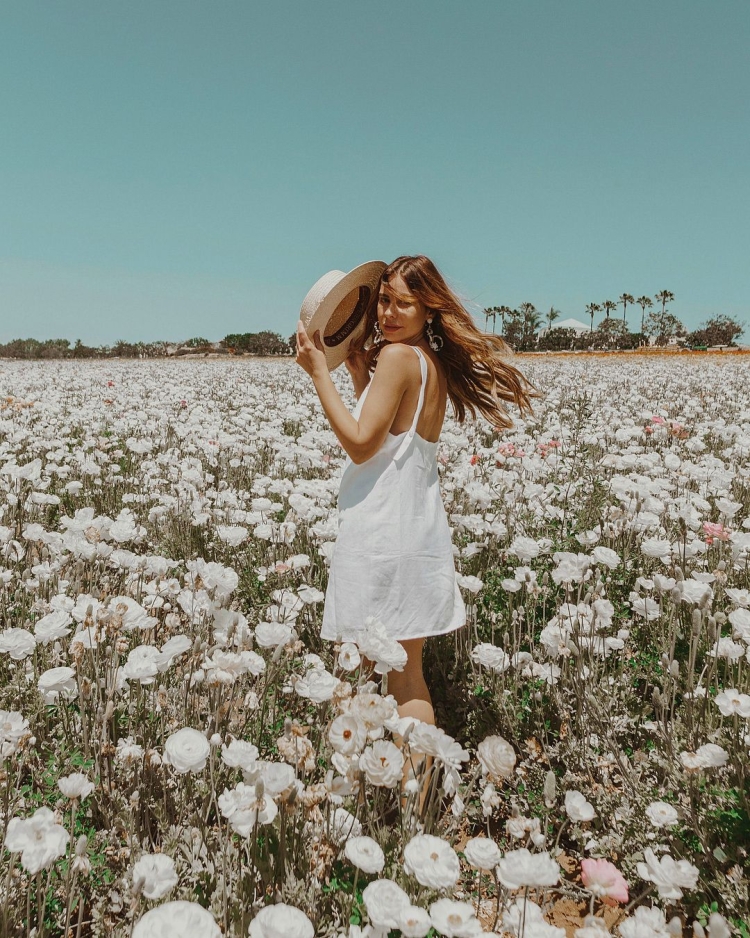 Фотосессия в поле летом